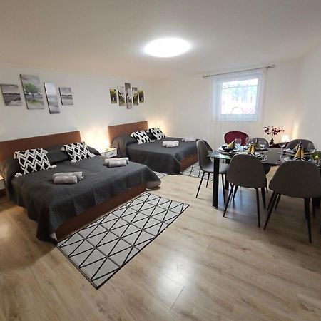 Holiness Apartmanok Сегед Екстериор снимка