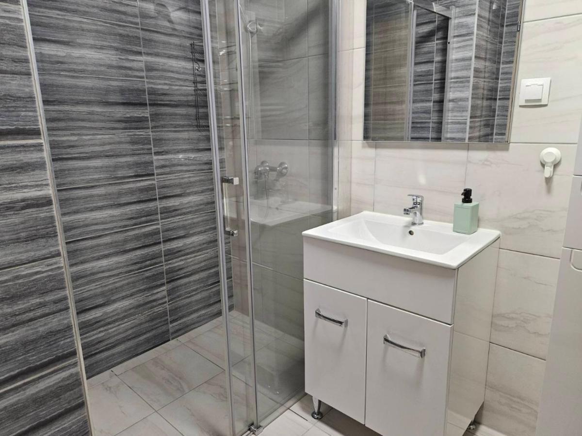 Holiness Apartmanok Сегед Екстериор снимка