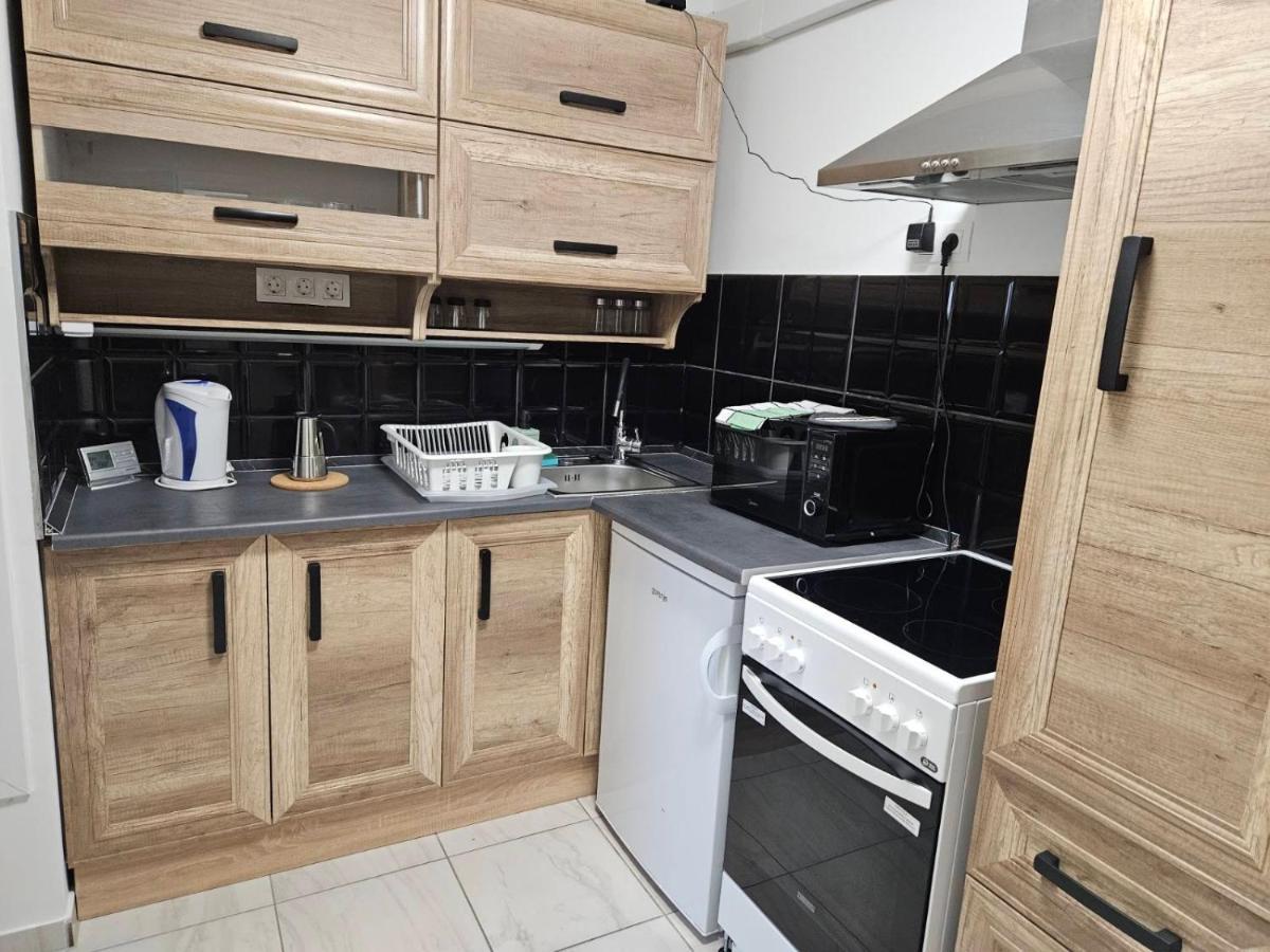 Holiness Apartmanok Сегед Екстериор снимка