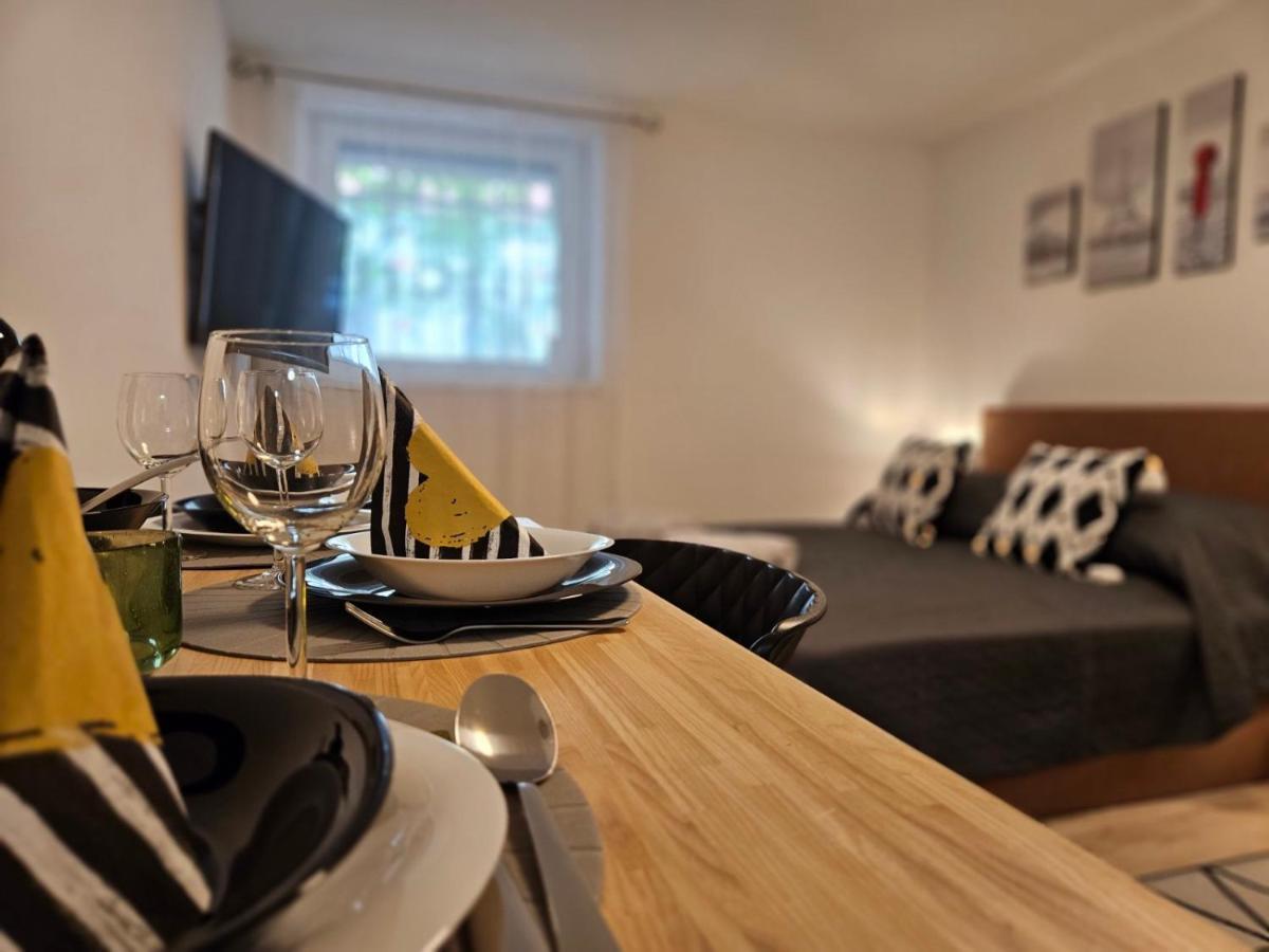 Holiness Apartmanok Сегед Екстериор снимка