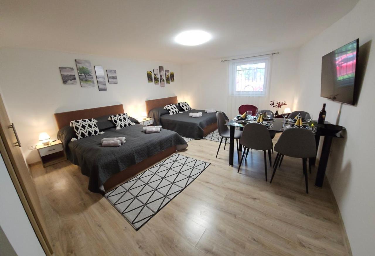 Holiness Apartmanok Сегед Екстериор снимка