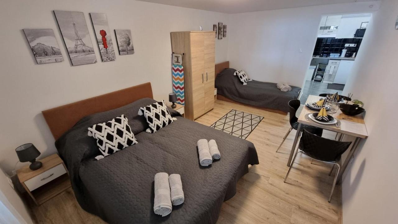 Holiness Apartmanok Сегед Екстериор снимка