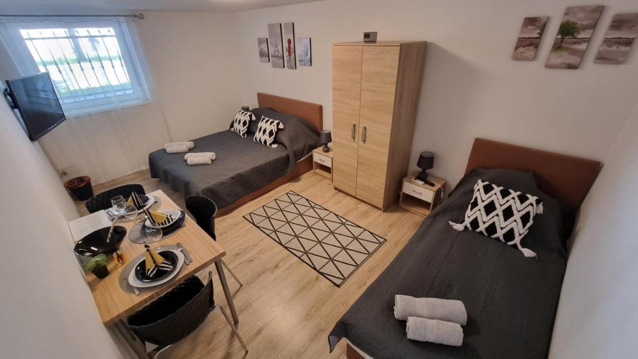 Holiness Apartmanok Сегед Екстериор снимка