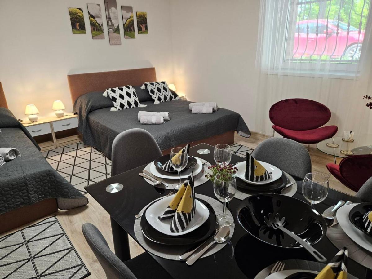 Holiness Apartmanok Сегед Екстериор снимка