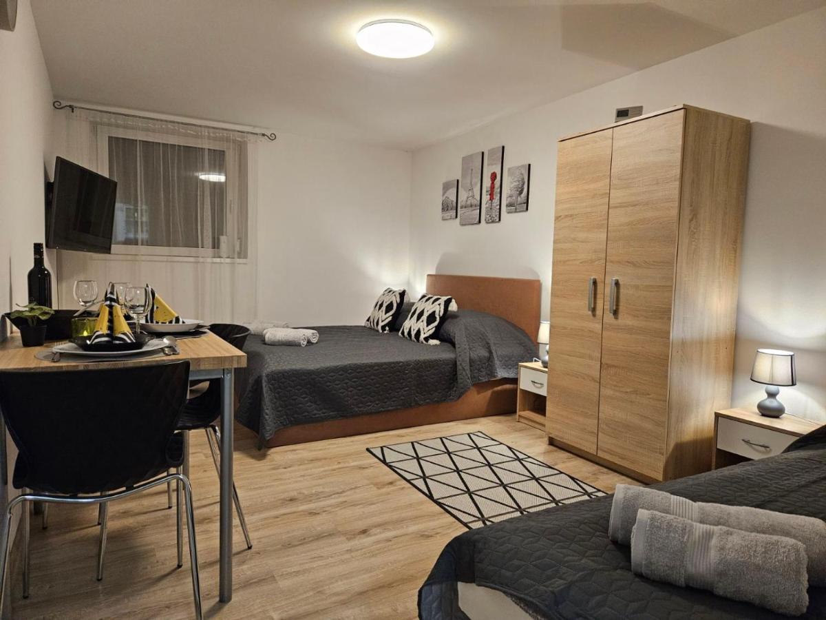 Holiness Apartmanok Сегед Екстериор снимка